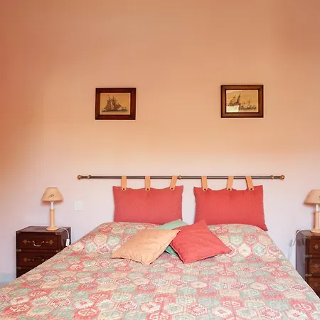 Maison Bord De Piscine Et Clim Бандоль
