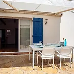 Maison Bord De Piscine Et Clim Willa