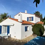 Maison Bord De Piscine Et Clim 别墅
