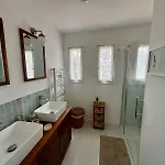 Maison Bord De Piscine Et Clim *