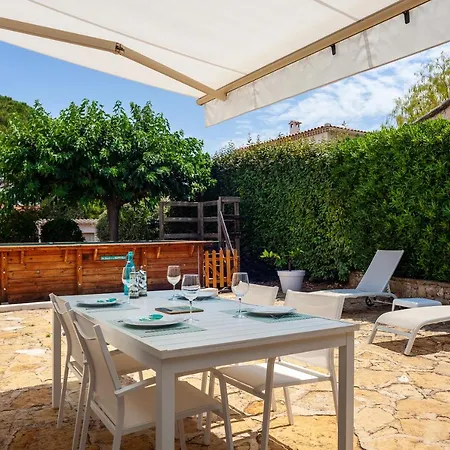 Maison Bord De Piscine Et Clim Villa *
