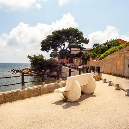 Maison Bord De Piscine Et Clim * Bandol