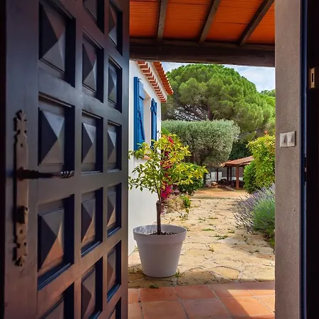 Maison Bord De Piscine Et Clim