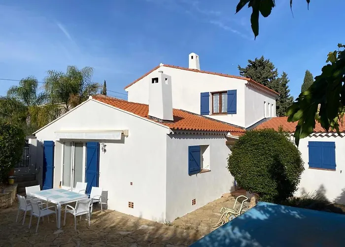 Maison Bord De Piscine Et Clim *