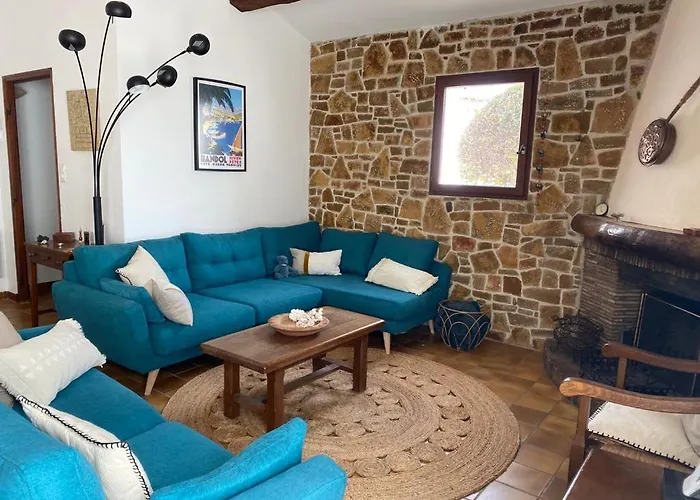 Villa Maison Bord De Piscine Et Clim *