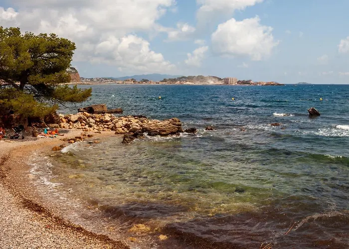 Maison Bord De Piscine Et Clim Villa