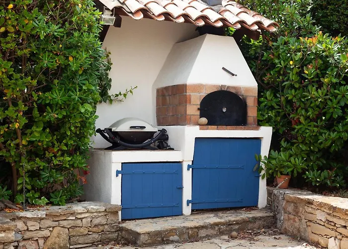 Maison Bord De Piscine Et Clim * Bandol