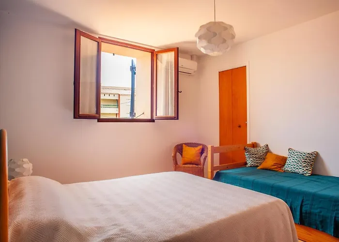 Maison Bord De Piscine Et Clim Villa *